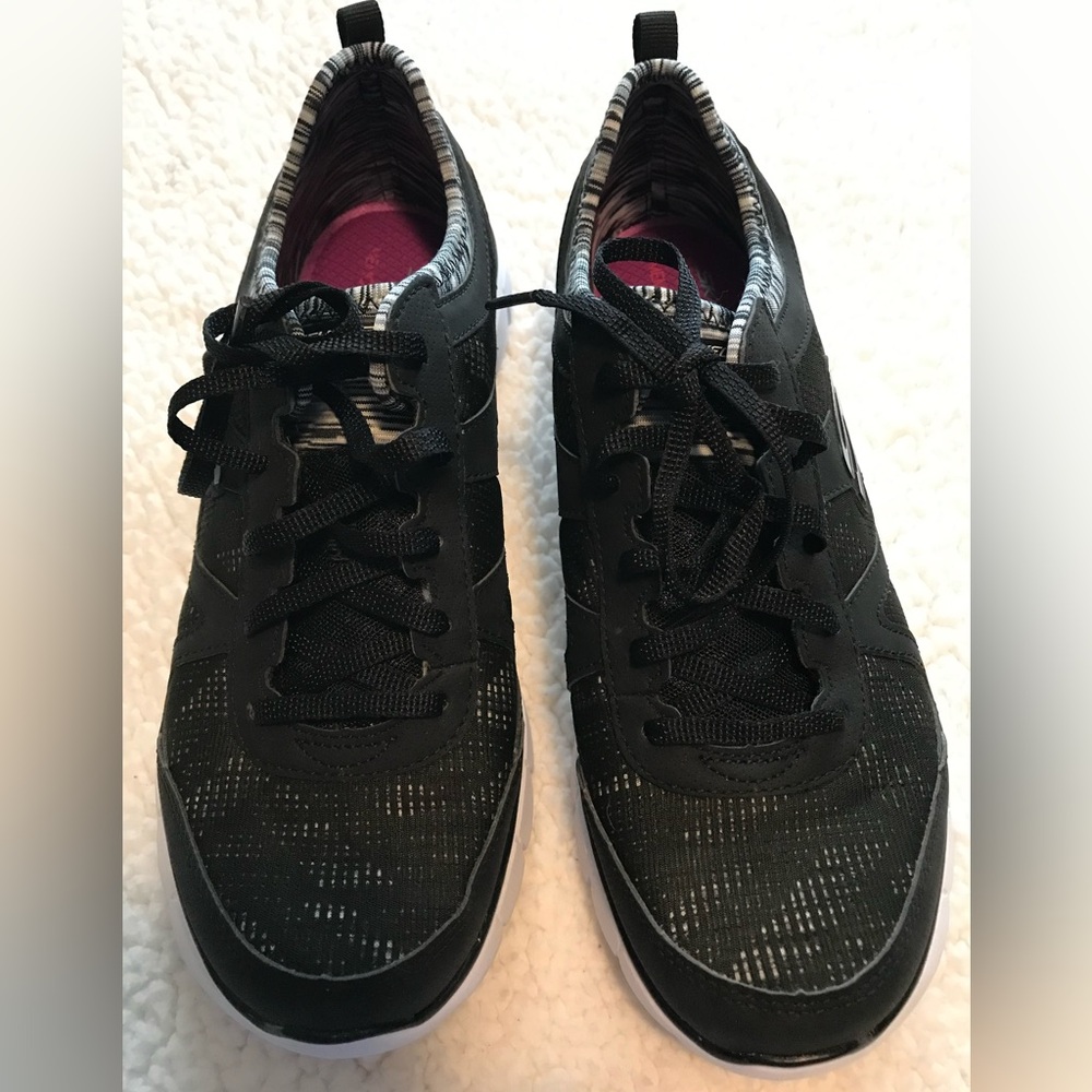 Women’s Sketchers Sneakers Size 8 in EUC - Picture 8 of 8